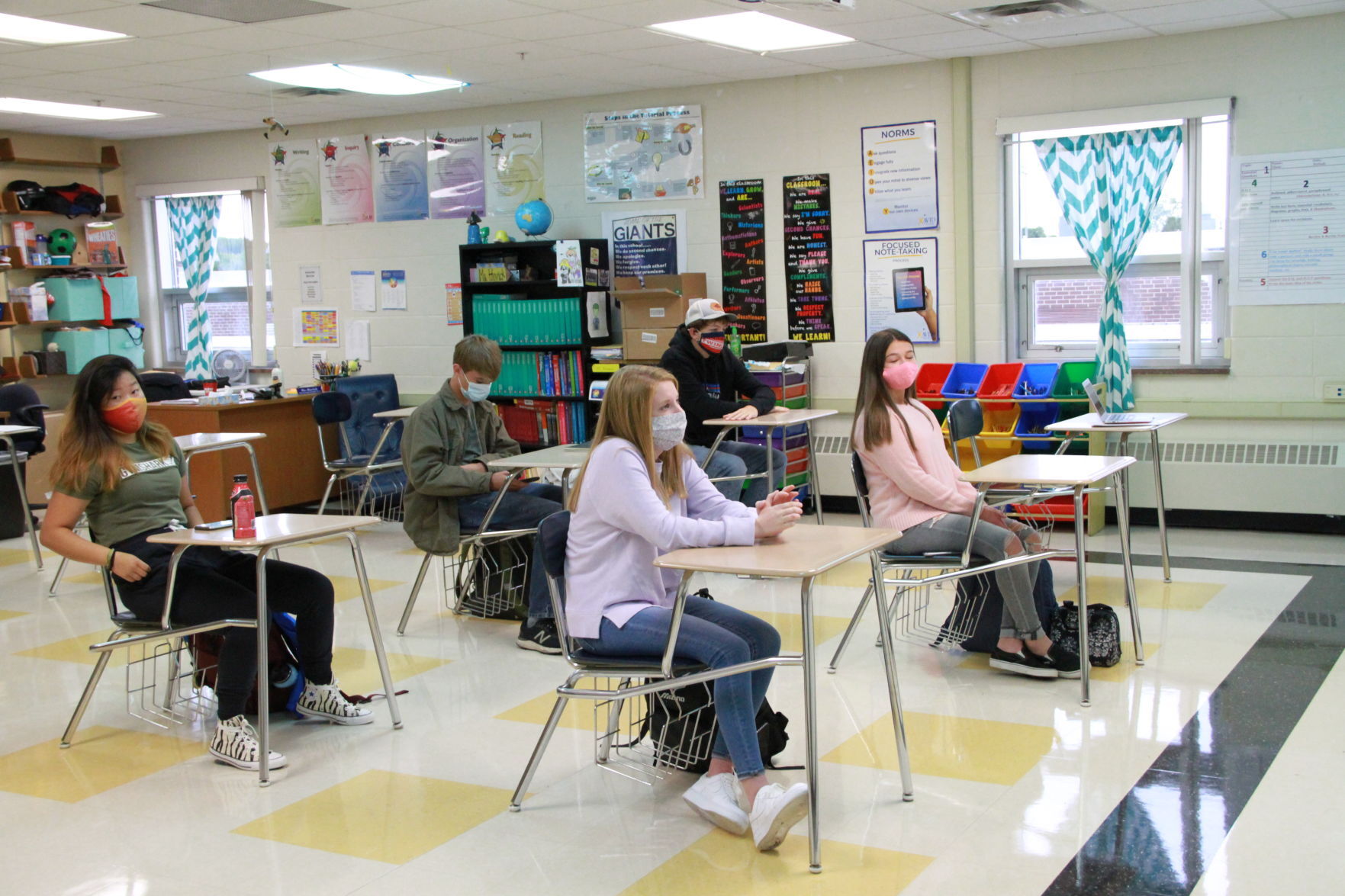 LS-H social distancing classroom